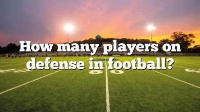 How many players on defense in football?