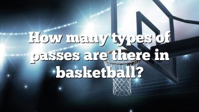 How many types of passes are there in basketball?