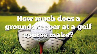 How much does a groundskeeper at a golf course make?