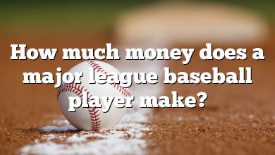 How much money does a major league baseball player make?