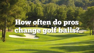 How often do pros change golf balls?