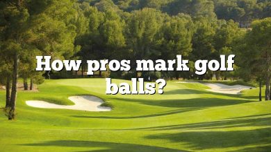 How pros mark golf balls?