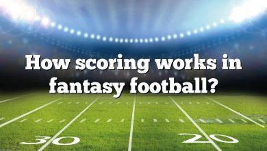 How scoring works in fantasy football?
