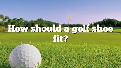 How should a golf shoe fit?