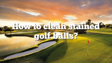 How to clean stained golf balls?