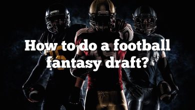 How to do a football fantasy draft?