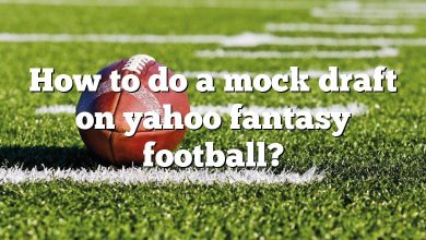 How to do a mock draft on yahoo fantasy football?