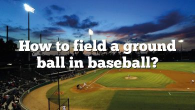 How to field a ground ball in baseball?