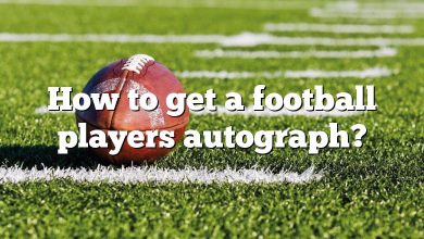 How to get a football players autograph?
