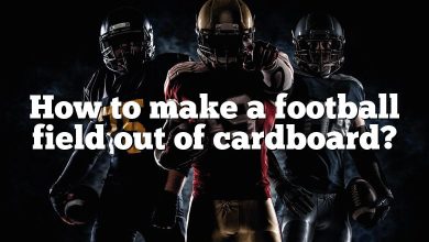 How to make a football field out of cardboard?