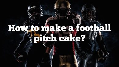 How to make a football pitch cake?