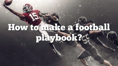 How to make a football playbook?