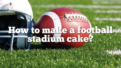 How to make a football stadium cake?
