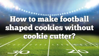 How to make football shaped cookies without cookie cutter?
