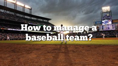 How to manage a baseball team?