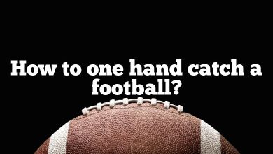 How to one hand catch a football?
