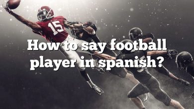 How to say football player in spanish?