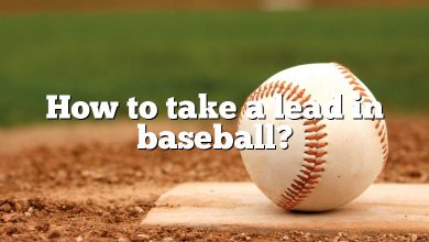 How to take a lead in baseball?