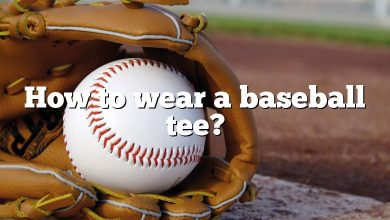 How to wear a baseball tee?