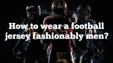 How to wear a football jersey fashionably men?