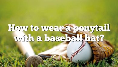 How to wear a ponytail with a baseball hat?