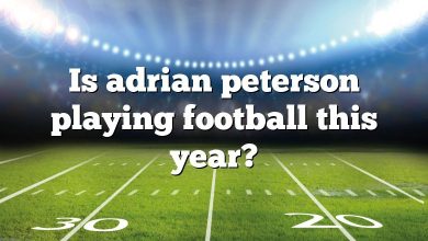 Is adrian peterson playing football this year?