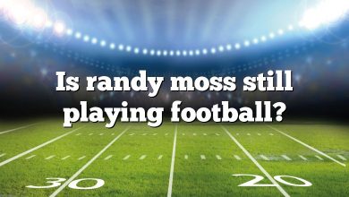 Is randy moss still playing football?