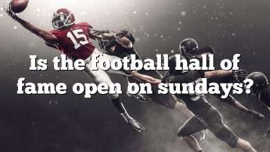 Is the football hall of fame open on sundays?