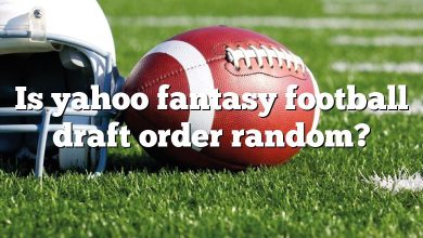 Is yahoo fantasy football draft order random?