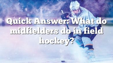 Quick Answer: What do midfielders do in field hockey?