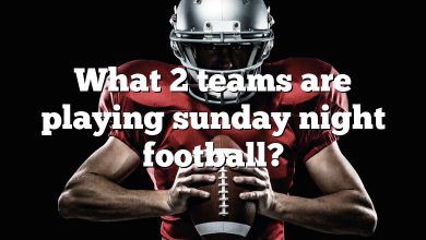 What 2 teams are playing sunday night football?