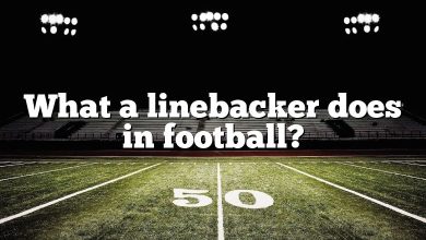 What a linebacker does in football?