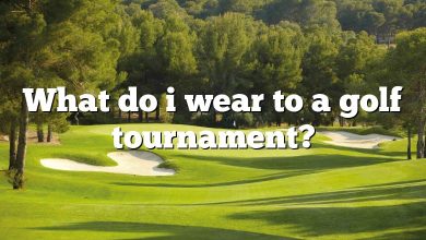 What do i wear to a golf tournament?