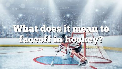 What does it mean to faceoff in hockey?