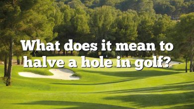 What does it mean to halve a hole in golf?