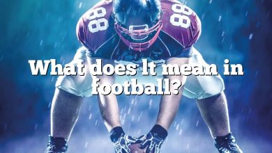 What does lt mean in football?