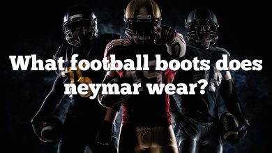 What football boots does neymar wear?