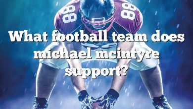 What football team does michael mcintyre support?