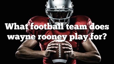 What football team does wayne rooney play for?