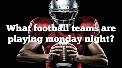 What football teams are playing monday night?