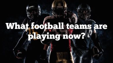 What football teams are playing now?