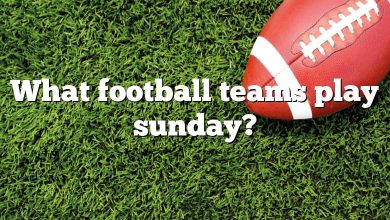 What football teams play sunday?