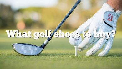 What golf shoes to buy?