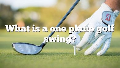 What is a one plane golf swing?