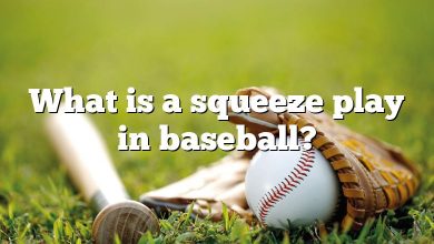 What is a squeeze play in baseball?
