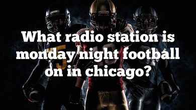 What radio station is monday night football on in chicago?