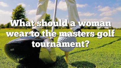 What should a woman wear to the masters golf tournament?