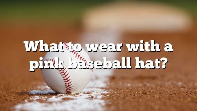 What to wear with a pink baseball hat?
