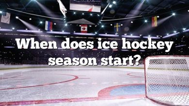 When does ice hockey season start?