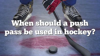 When should a push pass be used in hockey?